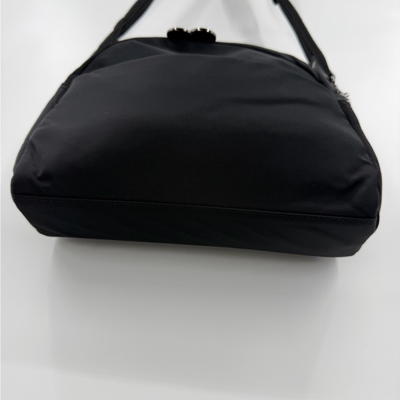 Lo & Sons Nouvelle Nylon Crossbody Bag Black - Picture 7 of 12